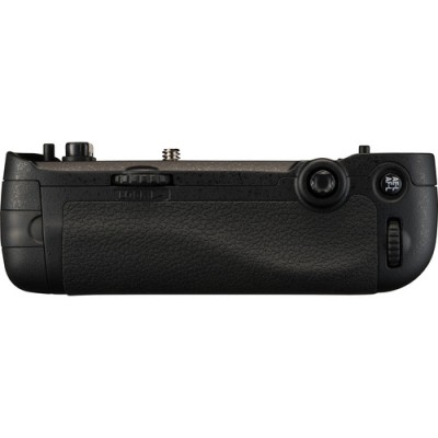 گریپ-طرح-فابریک-Nikon-MB-D16-Multi-Power-Battery-Pack-for-D750